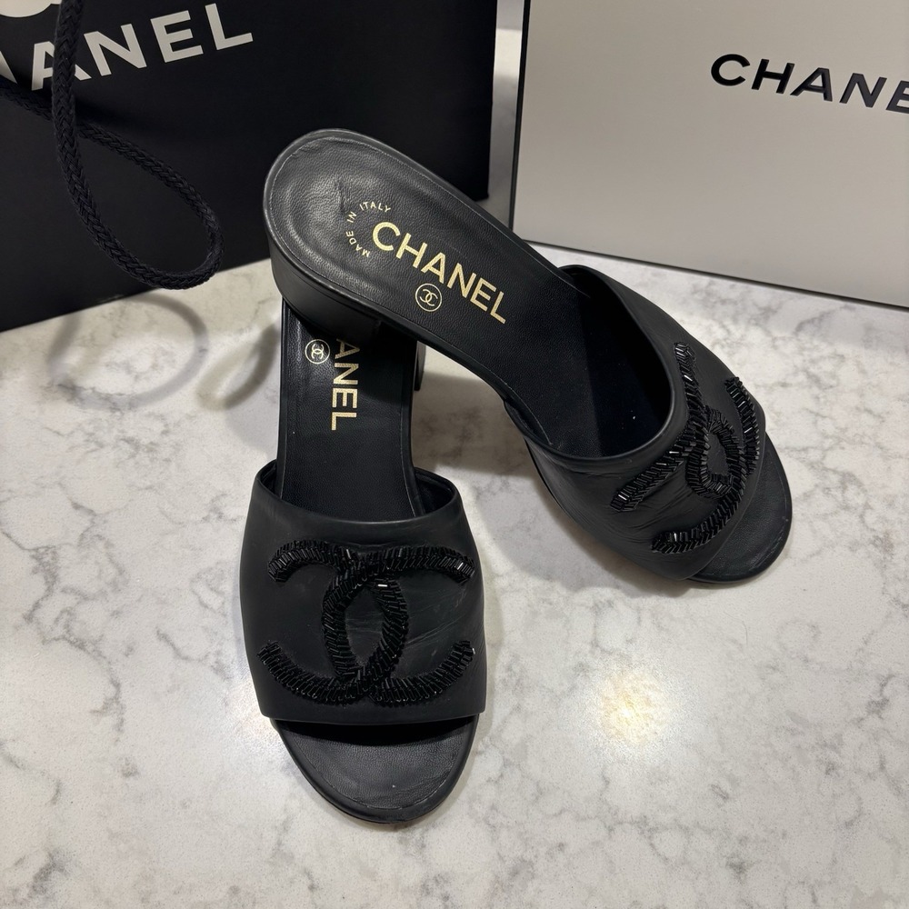 Chanel Black Leather Beaded CC Logo‎ Block Heel Mule Sandals 36.5 Made in Italy - Picture 3 of 16